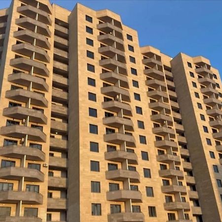 Beautiful Apartment With 3 Balconies In The Center Of Yerevan Exterior photo