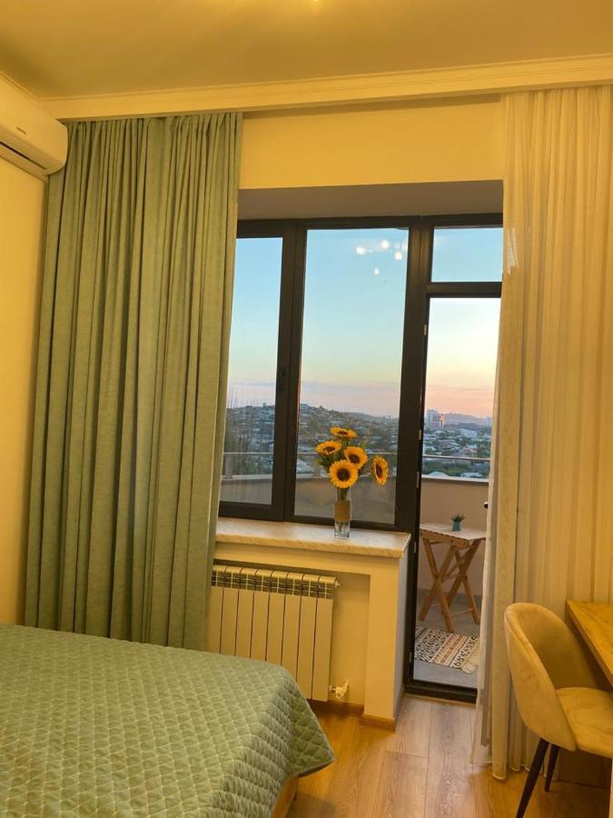 Beautiful Apartment With 3 Balconies In The Center Of Yerevan Exterior photo